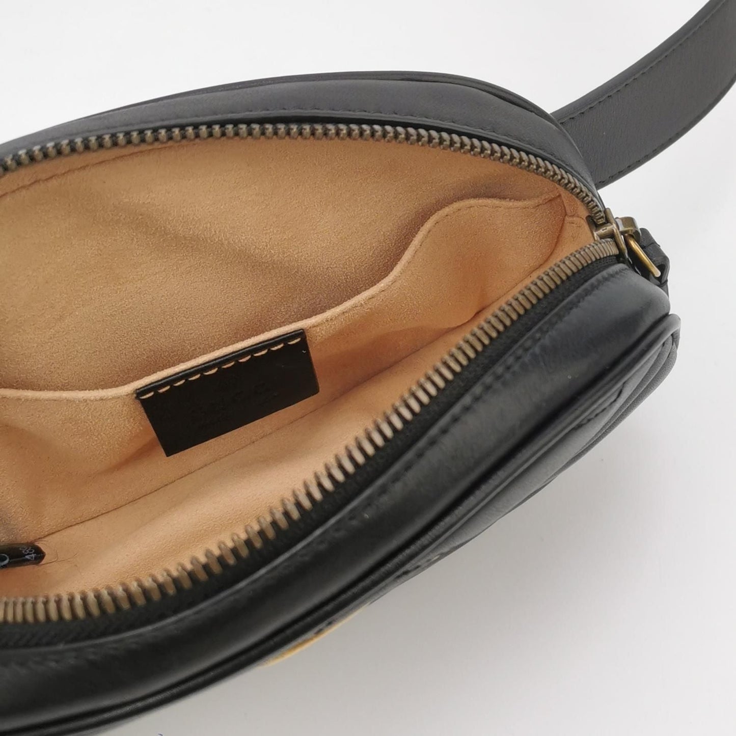 Gucci GG Marmont Small Leather V-Pattern Quilted Double G Logo Waist Bag Chest Bag