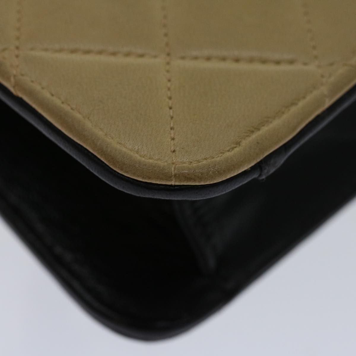 Top Quality Chanel Matelasse Hand Bag Leather Beige CC Auth 68905A