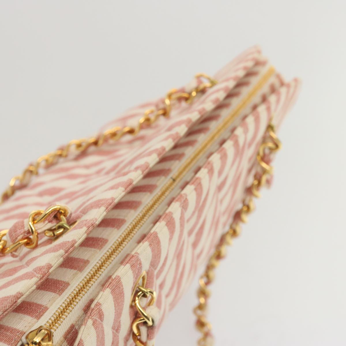 Top Quality Chanel Matelasse Chain Shoulder Bag Canvas White Red CC Auth 69059SA