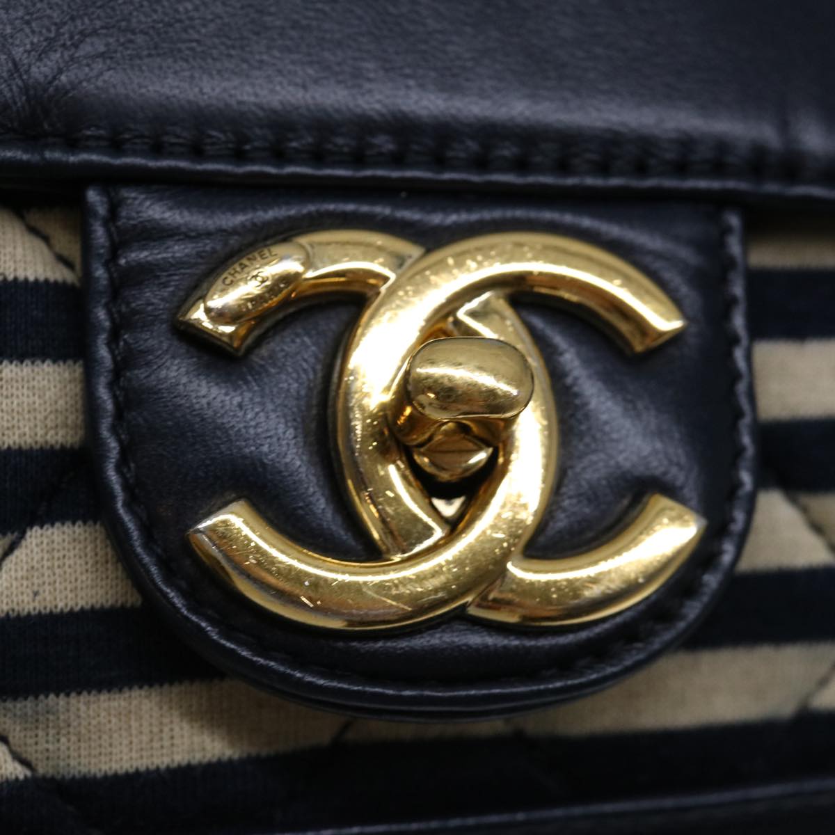 Top Quality Chanel Matelasse Chain Shoulder Bag Cotton White Navy CC Auth 69062A