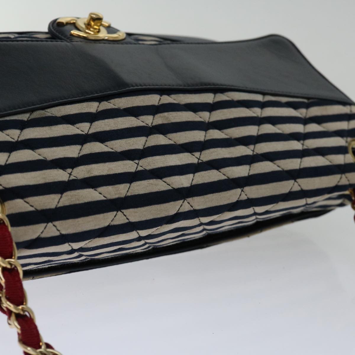 Top Quality Chanel Matelasse Chain Shoulder Bag Cotton White Navy CC Auth 69062A