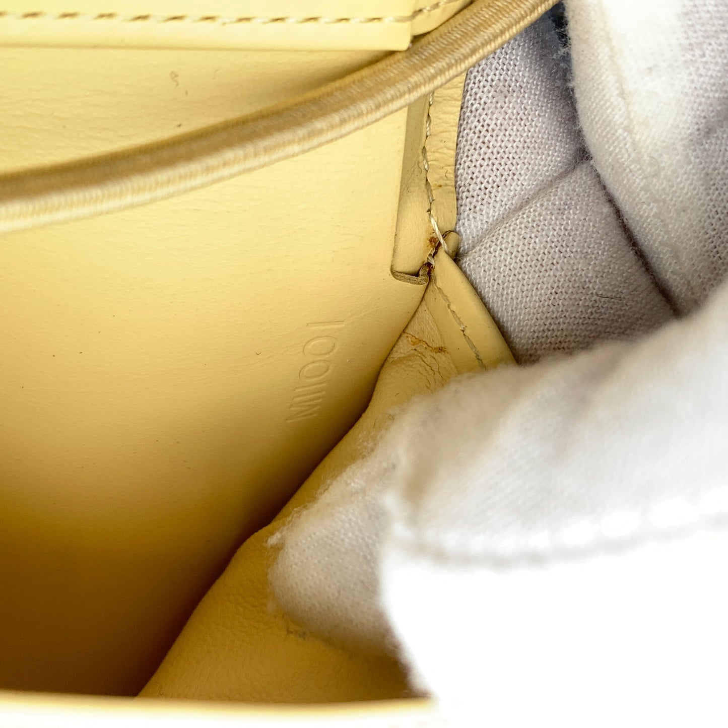 LOUIS VUITTON Vintage Beige Vanilla Epi Leather Elastic Trifold Wallet