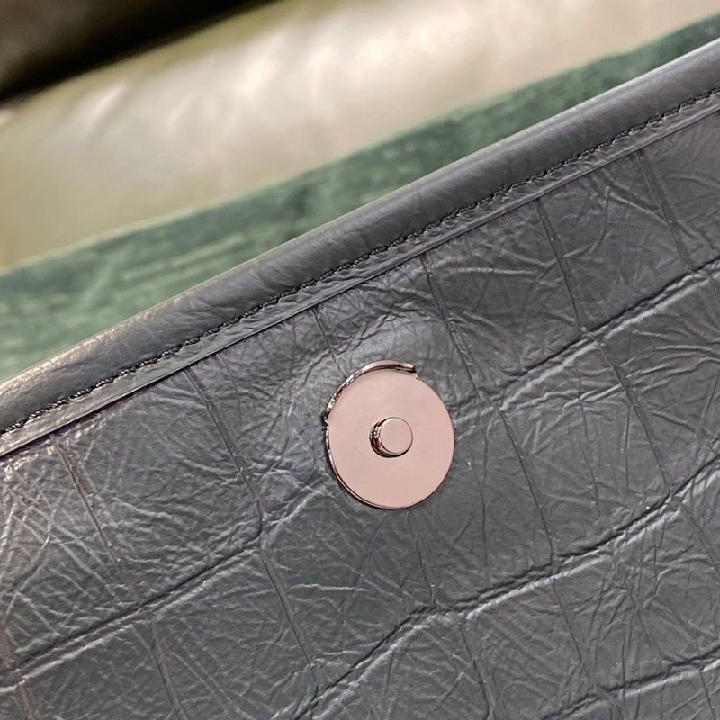 Yves Saint Laurent - Bags - The Wells Bags  325
