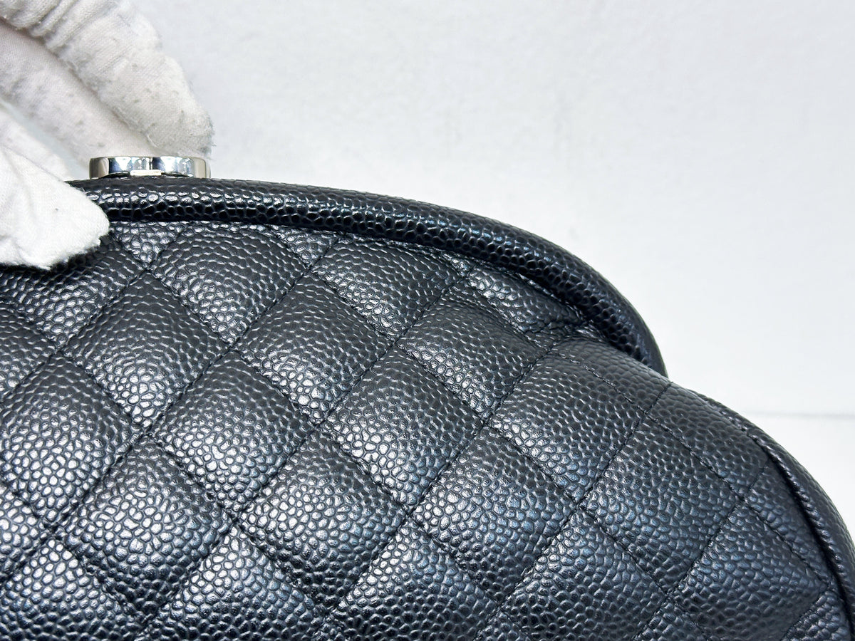 Chanel Quilted Timeless Kisslock Clutch Black Caviar holo 1193