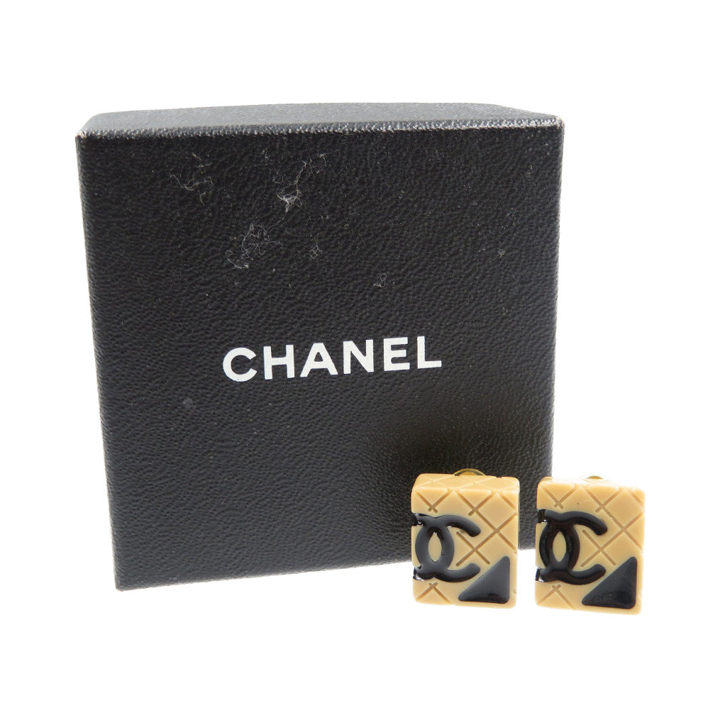 CHANEL Earring Plastic, Gold Plated beige Cambon line
