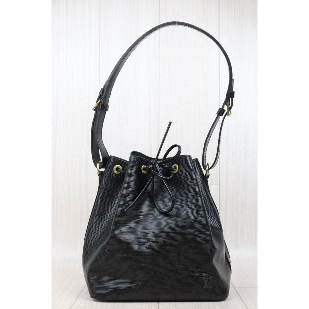Very Good ( Rank A) ｜ LV Epi Noe Shoulder Bag Black｜25041004