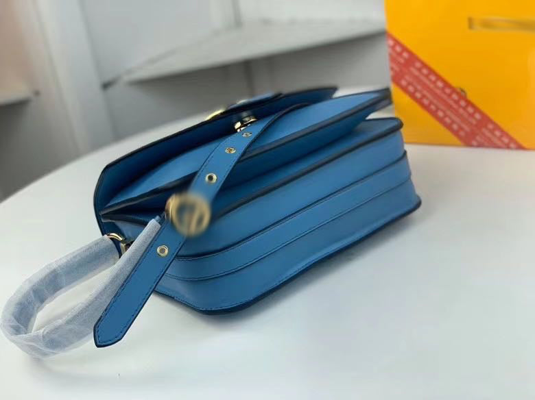 LB040    9.06x5.91x3.15inch