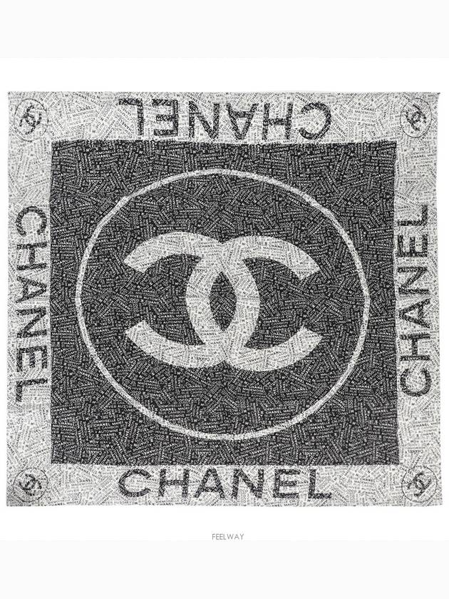 women muffler Chanel