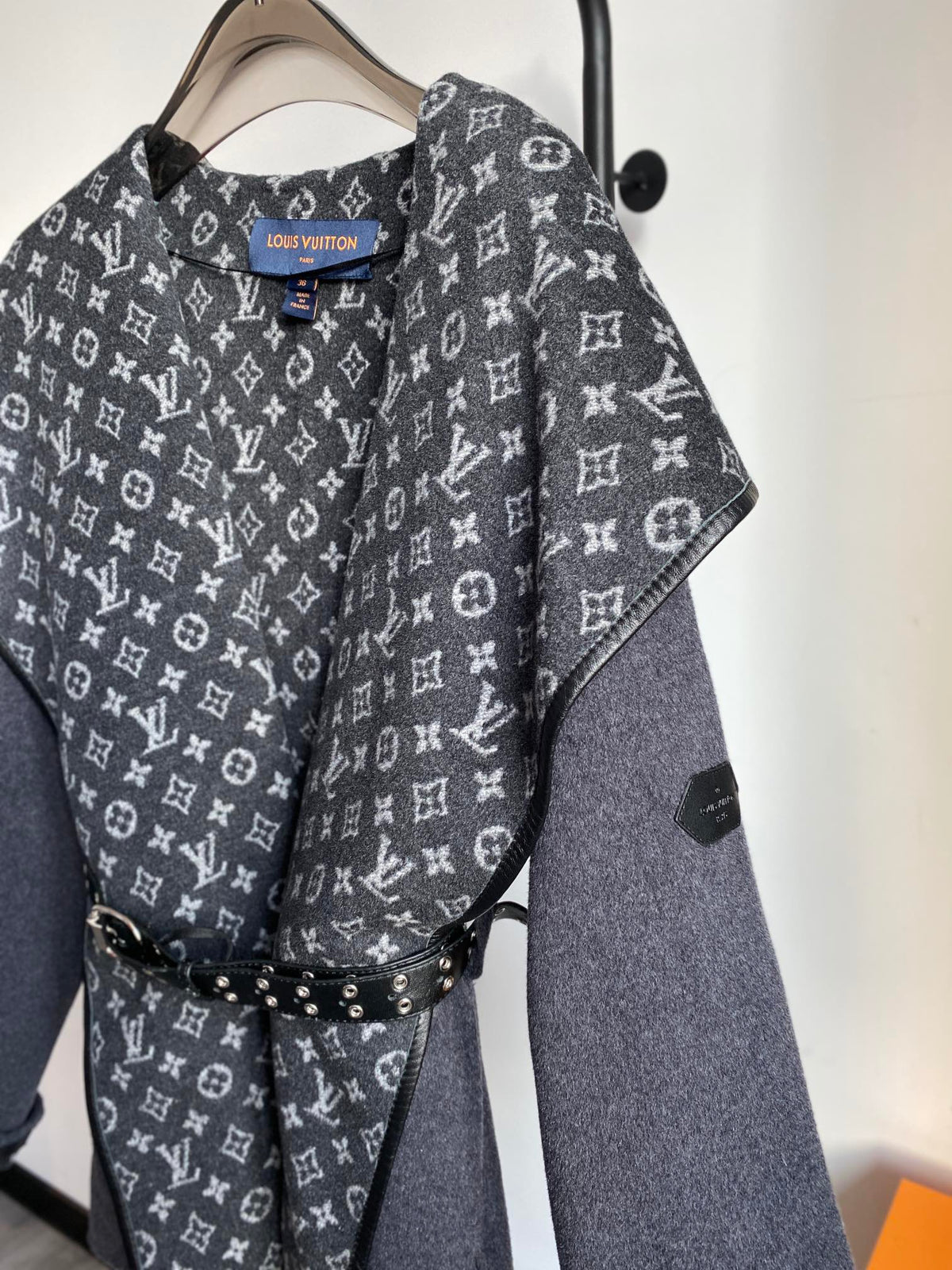 Luxury Louis Vuitton  Wrap Coat 025