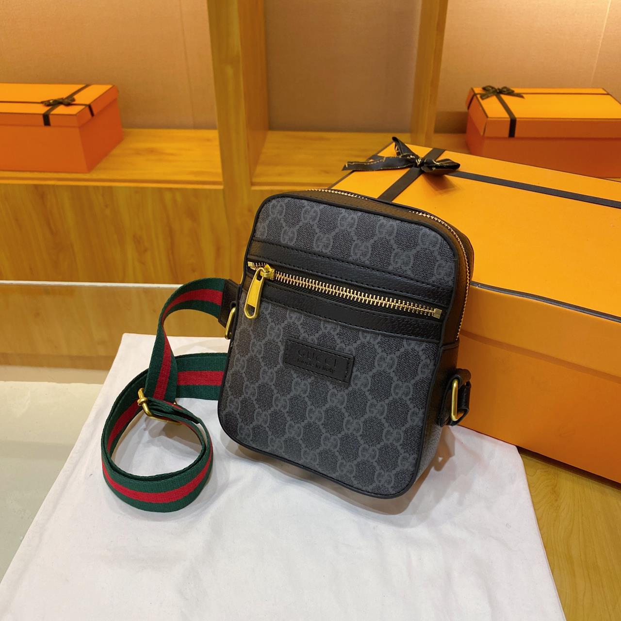 Gucci crossbody Handbag (Men) Unisex