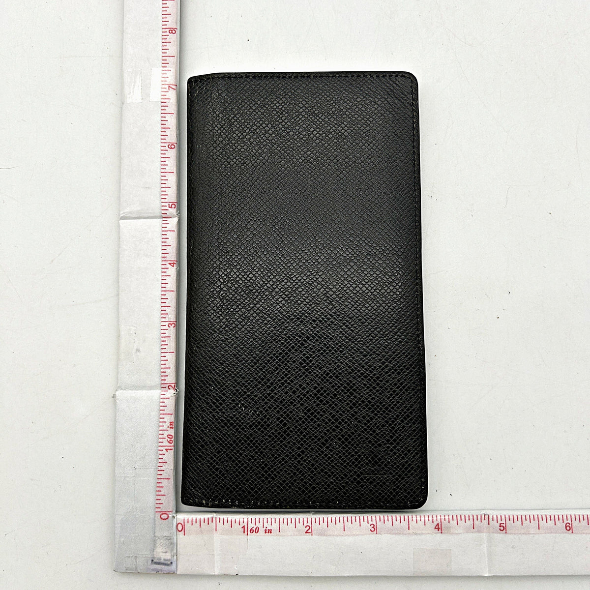 LOUIS VUITTON Taiga Pocket Agenda Cover Black lv8807ee