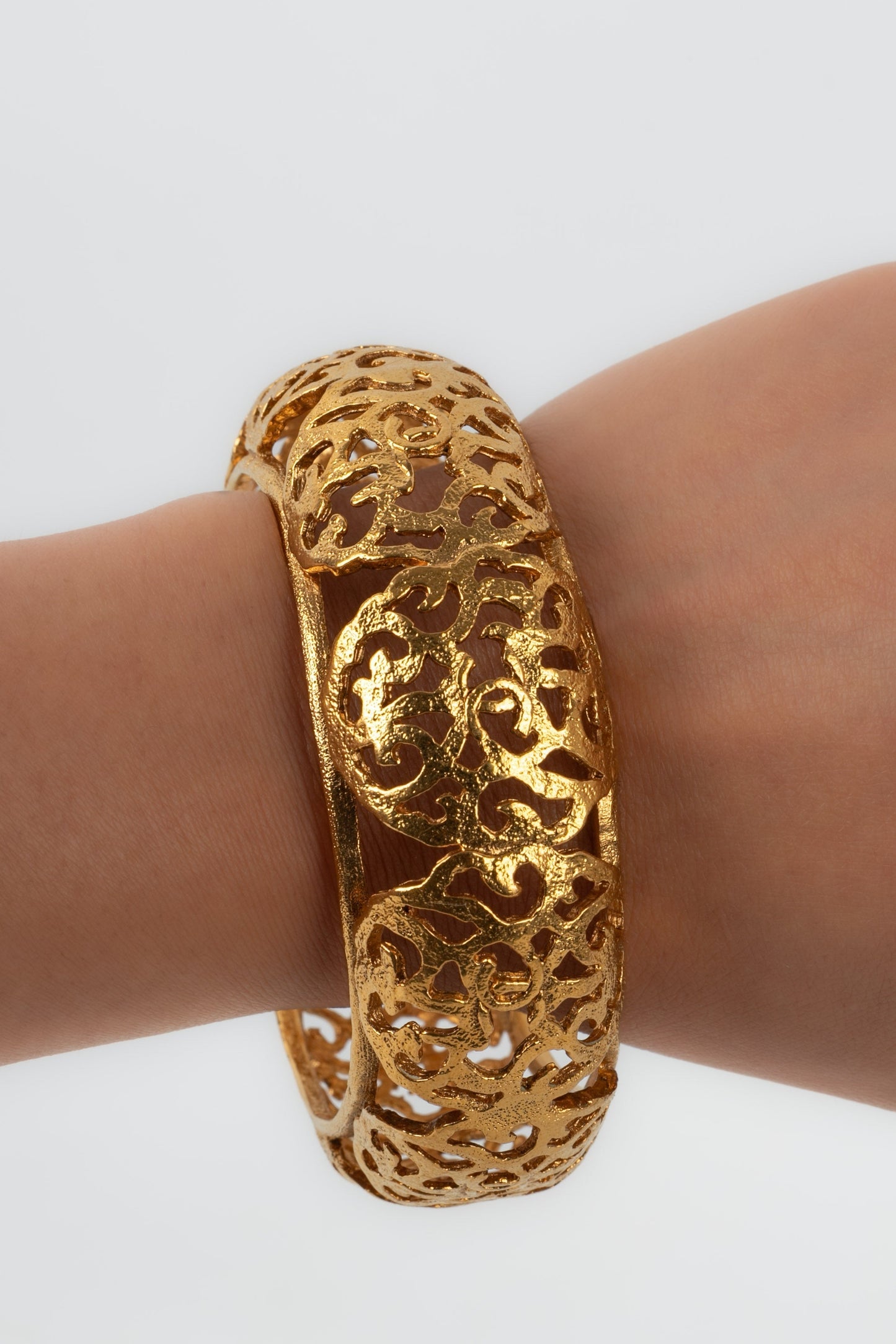 Bracelet doré Chanel
