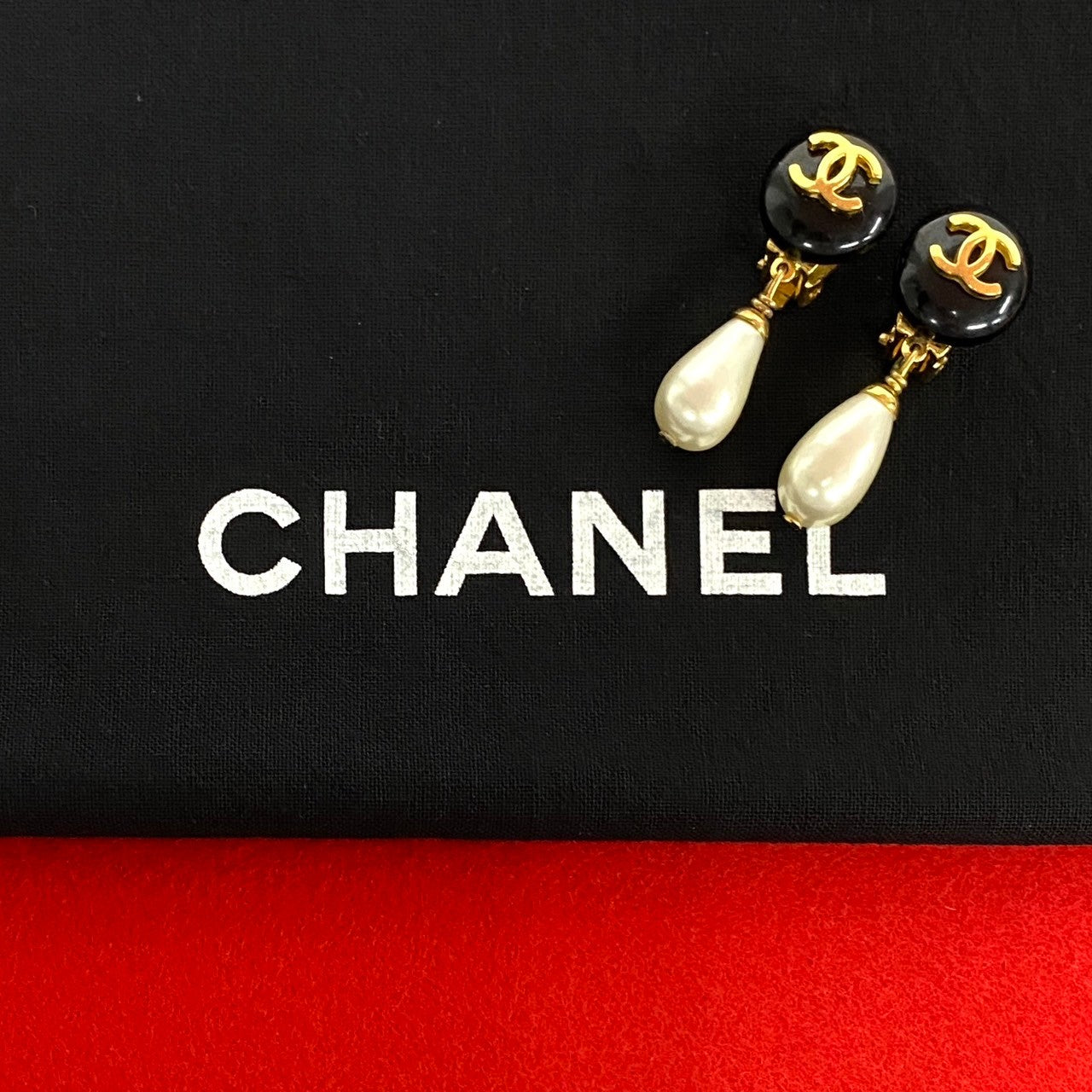 CHANEL Earring Fake pearl black