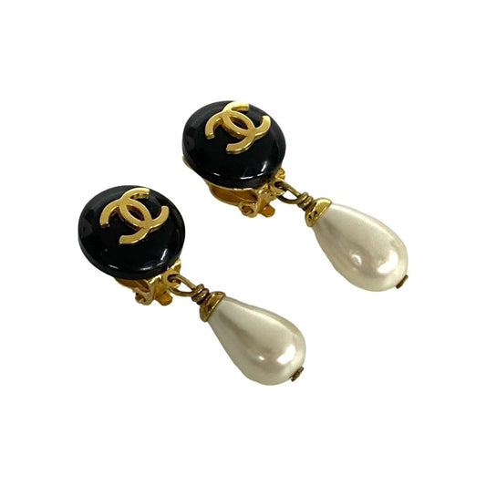 CHANEL Earring Fake pearl black
