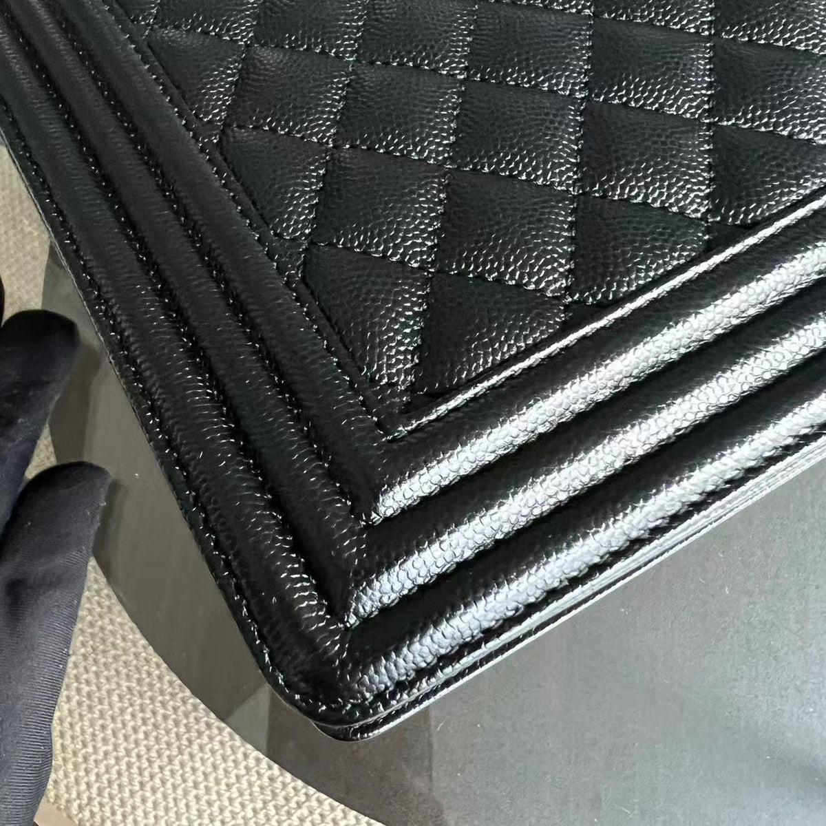 *Like New* Caviar New Medium Boy 28CM Quilted Grained Calfskin Black Ruthenium Silver Hardware Series 27
