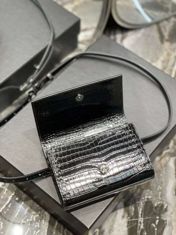 Yves Saint Laurent - Bags - The Wells Bags  506