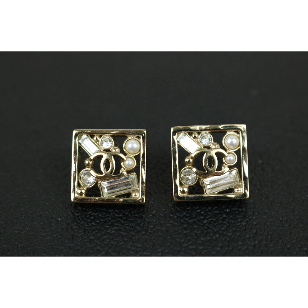 Excellent（Rank SA）｜ CHANEL Coco Mark Square Rhinestone Pearl Earrings Golden｜F25022004