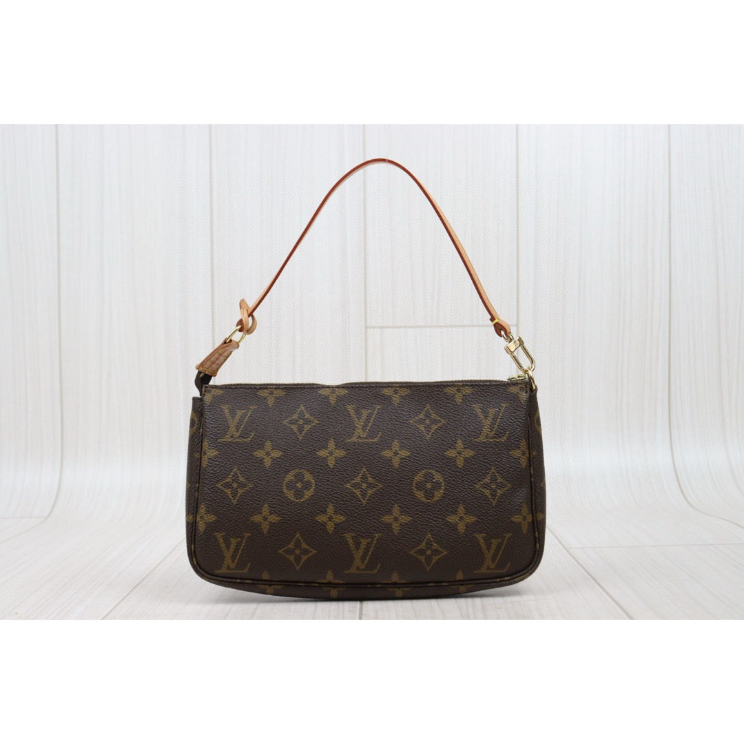 Very Good ( Rank A) ｜ LV Monogram Pochette Accessoires ｜25022707