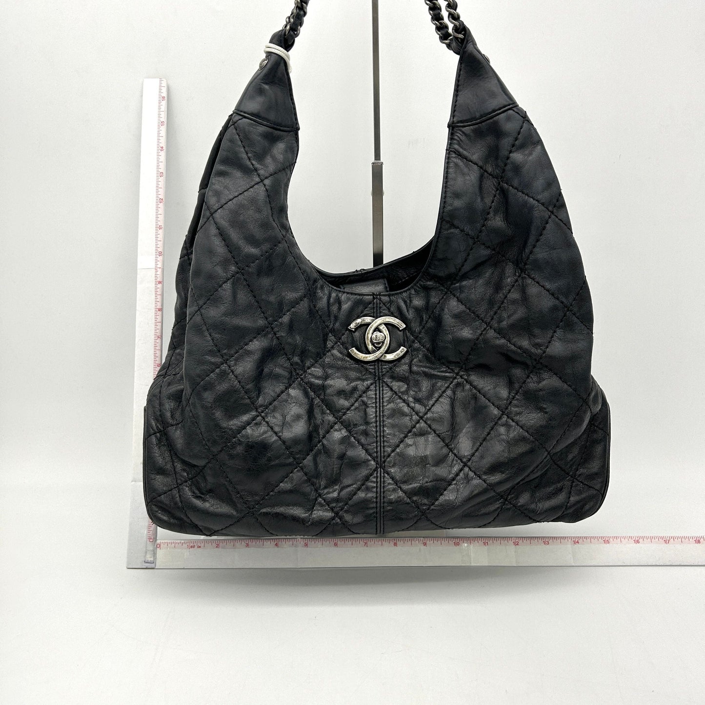 Chanel Coco Supple Hobo Quilted Calfskin Large LA21048