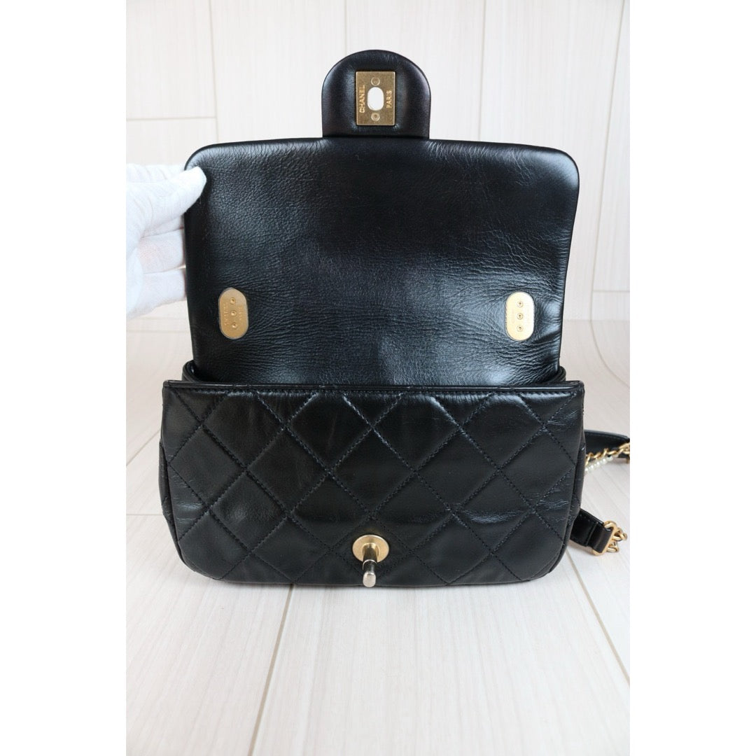 Very Good ( Rank A) ｜ CHANEL Matrasse Lamb Skin Mini Pearl Chain Bag Made in 2020-2021 Year｜S24082001