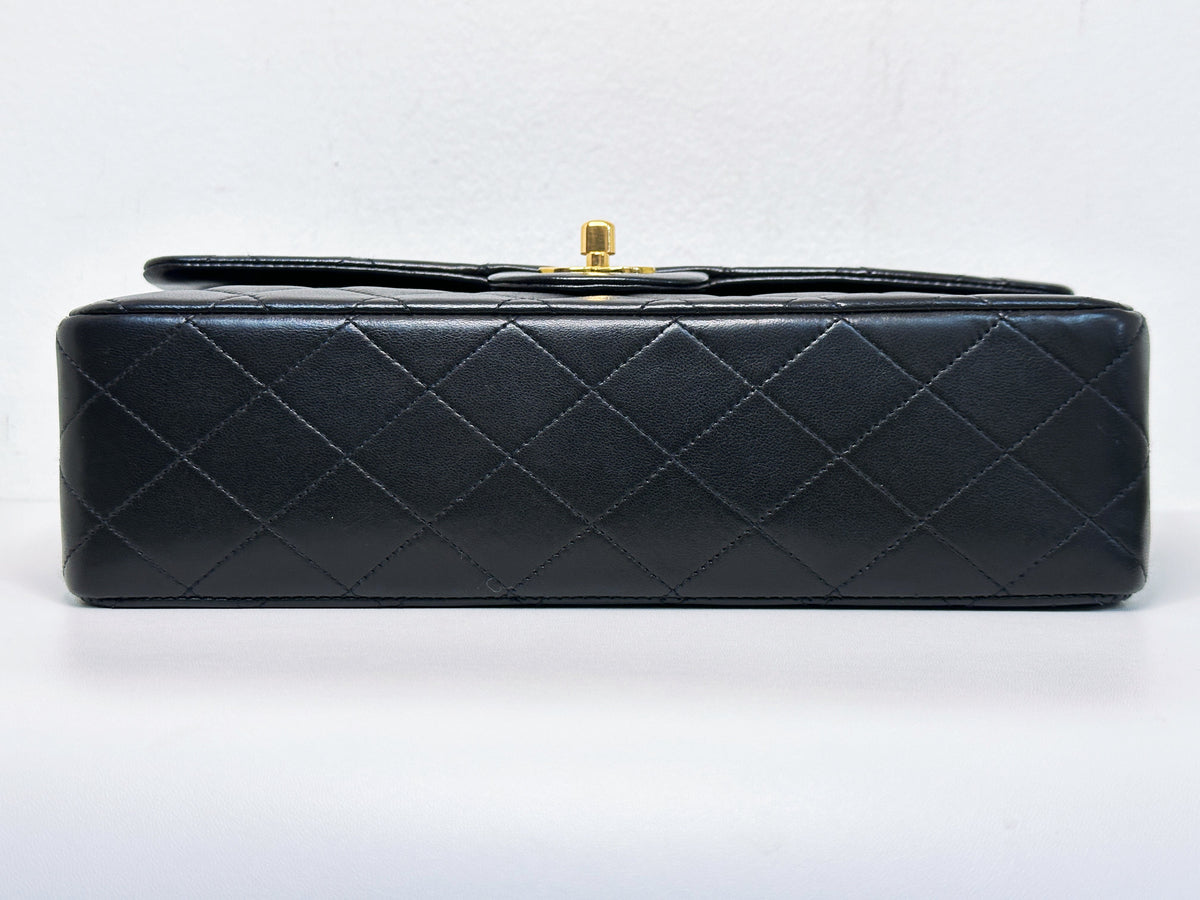 Chanel Vintage Black Quilted Lambskin Medium Classic Double Flap Bag 2843 holo card