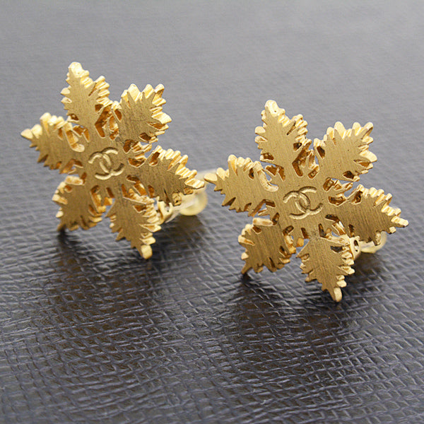 Chanel Snowflake Earrings Gold 01A