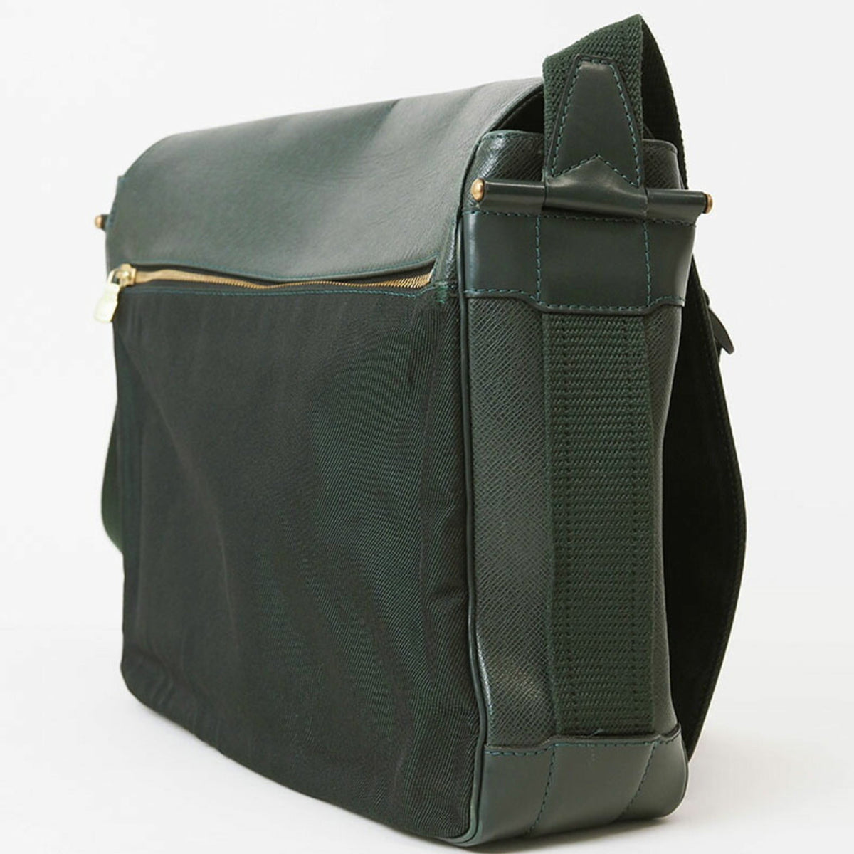 Louis Vuitton Taiga Episea  Taiga Leather Shoulder Bag
