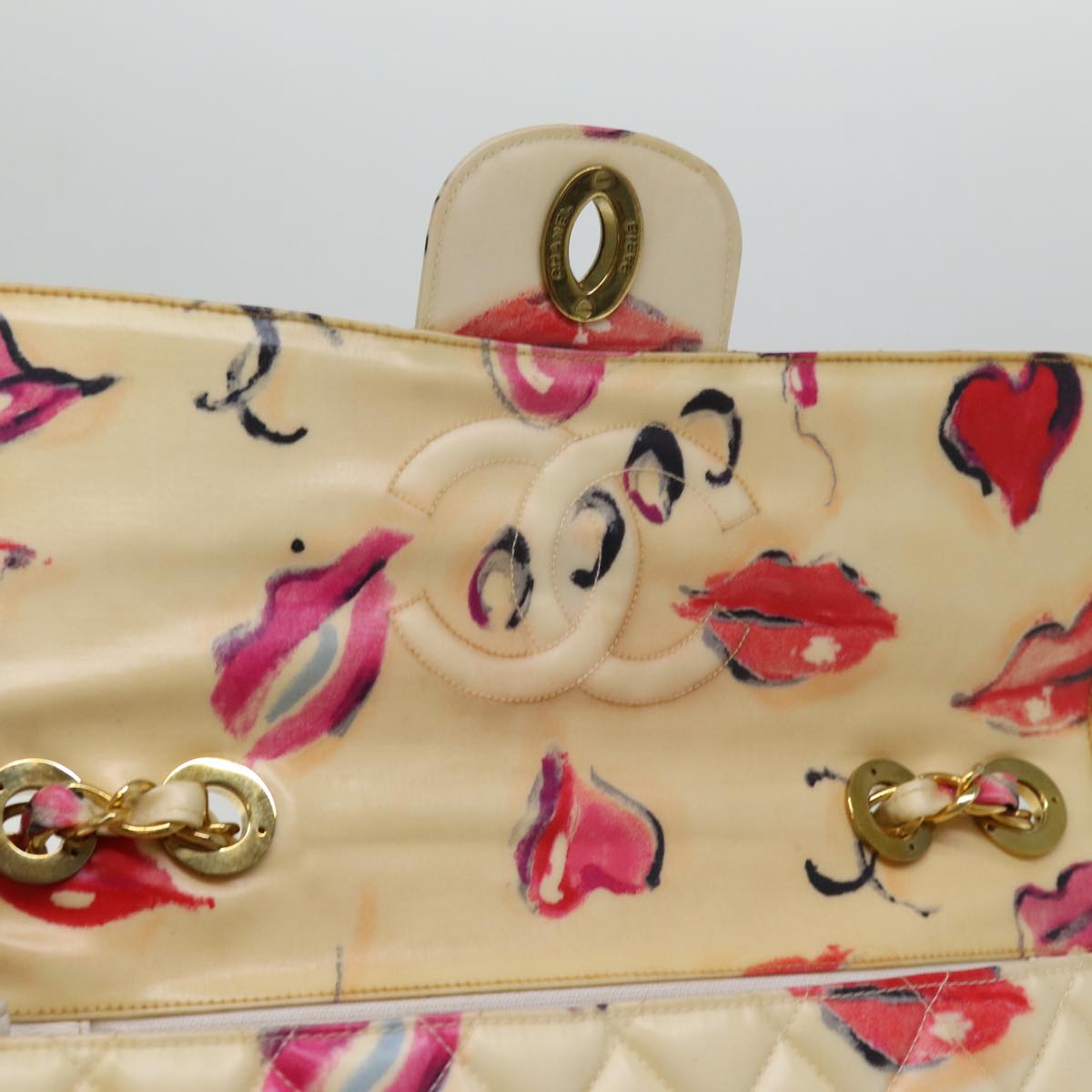 Top Quality Chanel Matelasse Chain Shoulder Bag Patent leather Cream CC Auth 74406A