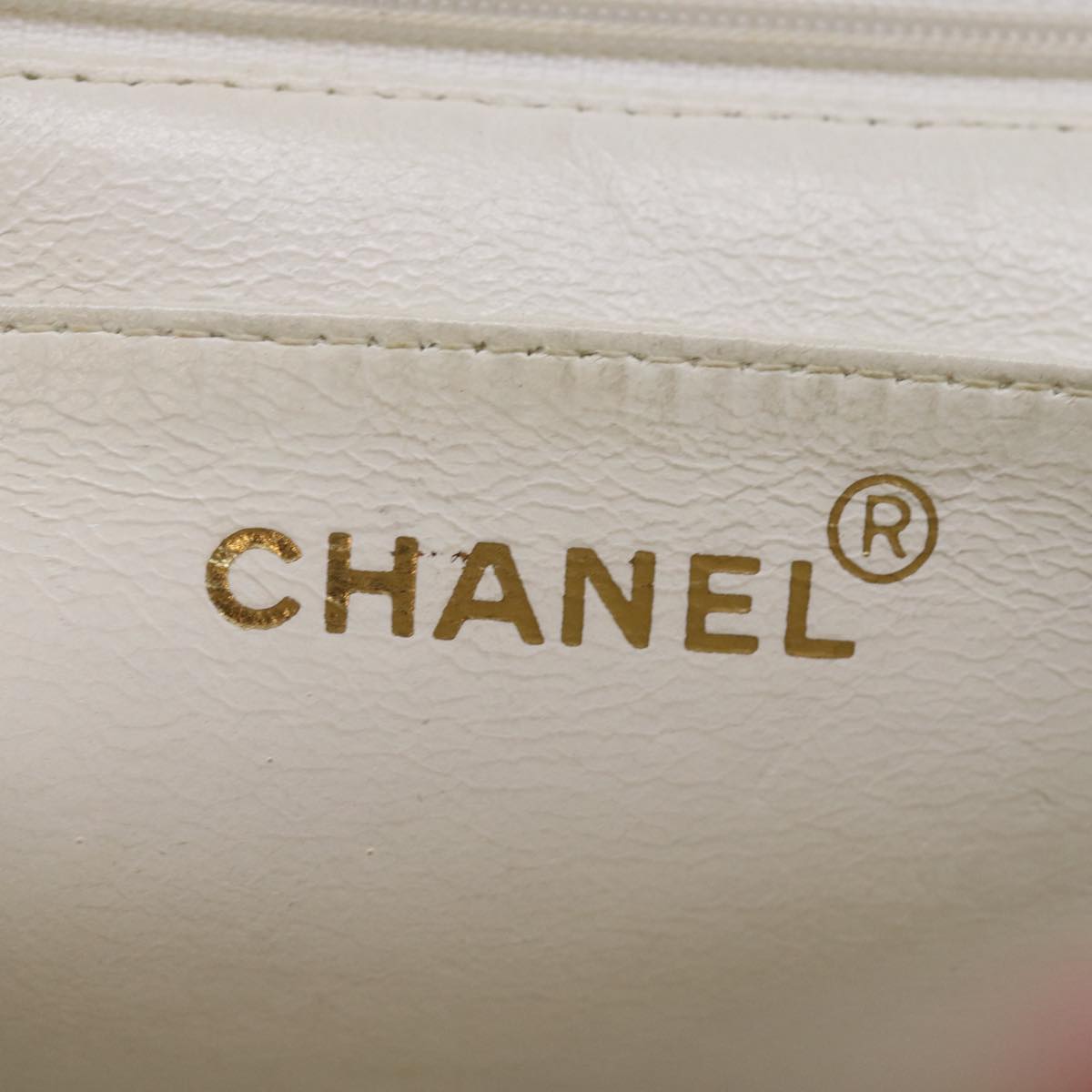 Top Quality Chanel Matelasse Chain Shoulder Bag Patent leather Cream CC Auth 74406A