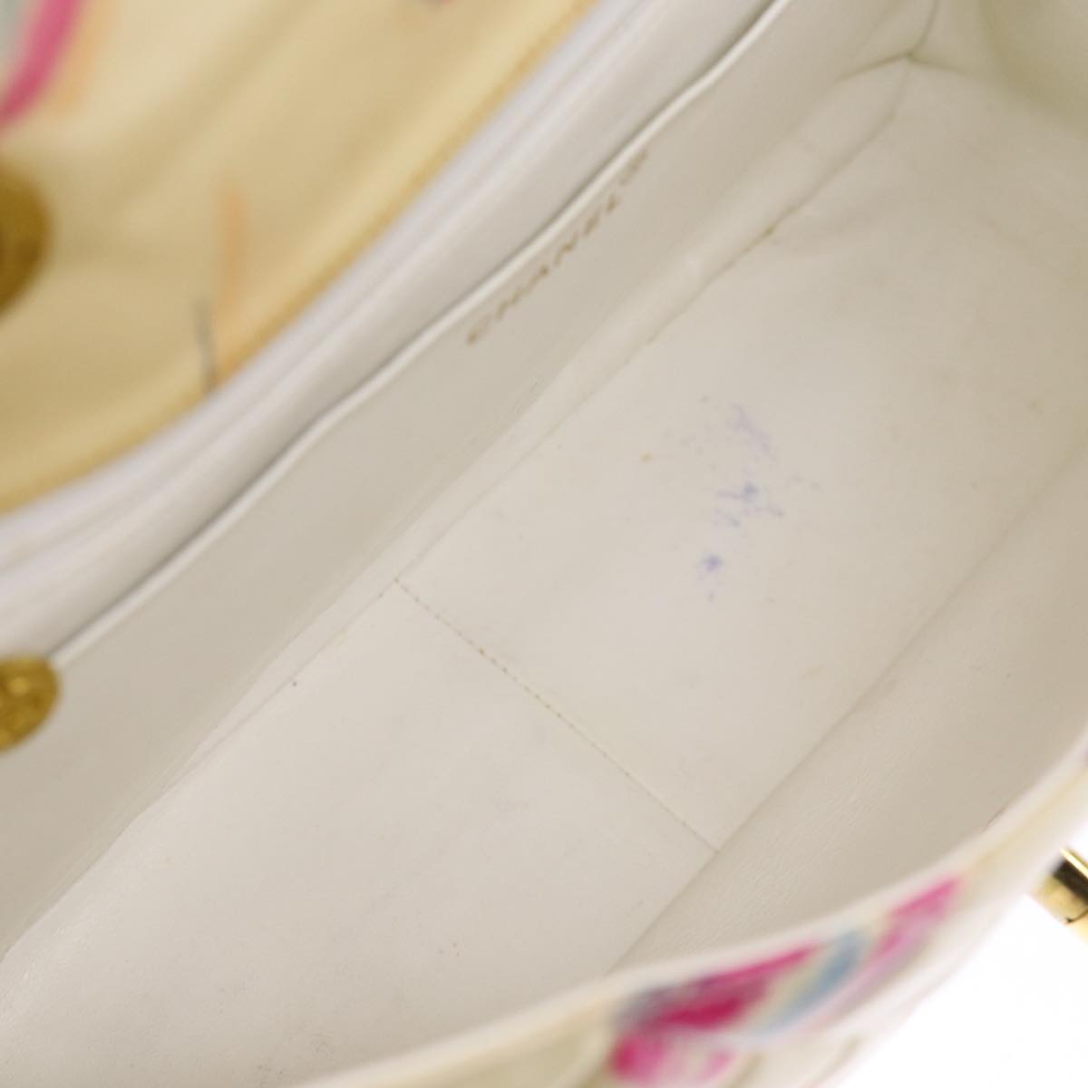 Top Quality Chanel Matelasse Chain Shoulder Bag Patent leather Cream CC Auth 74406A
