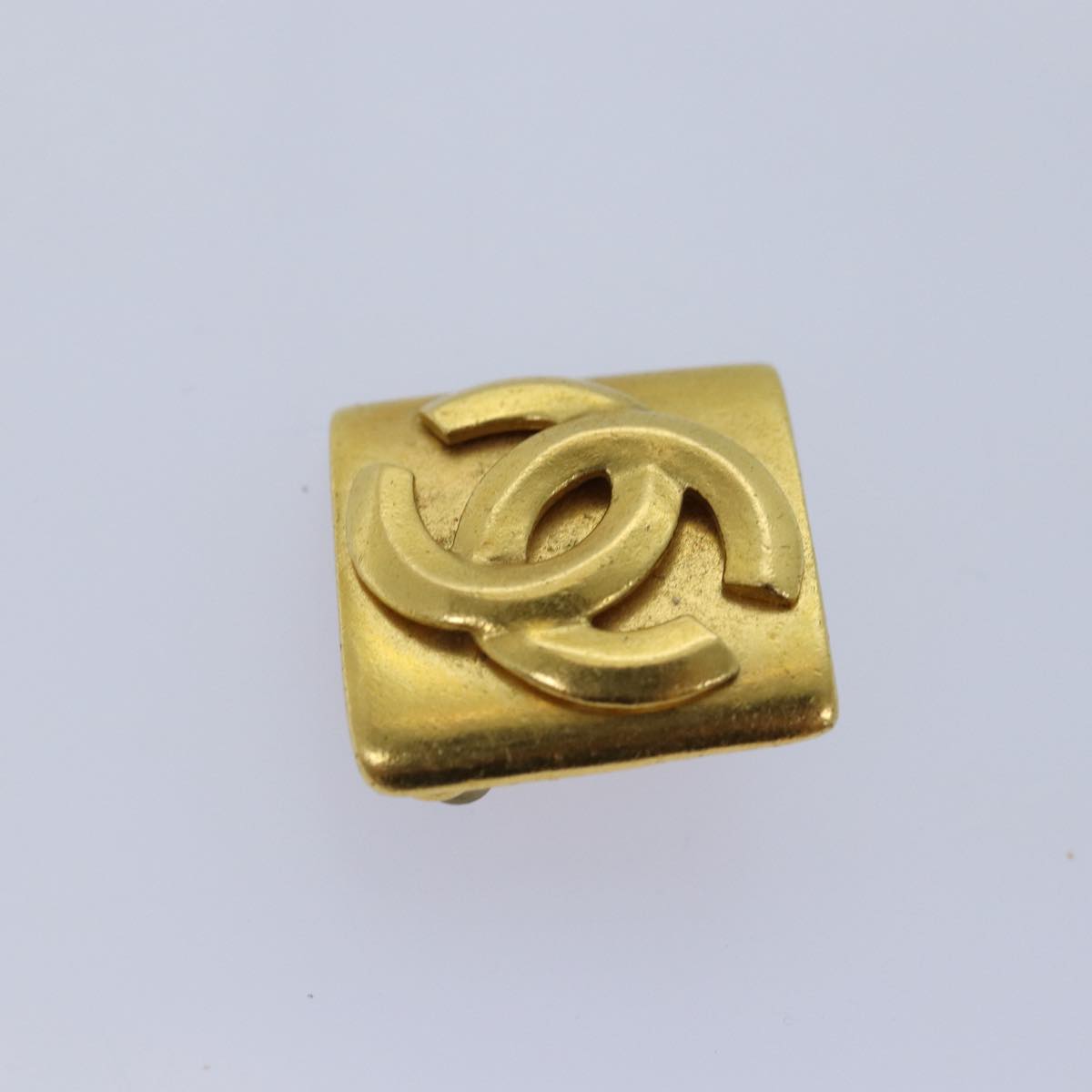 Top Quality Chanel Earring Gold Tone CC Auth 74758