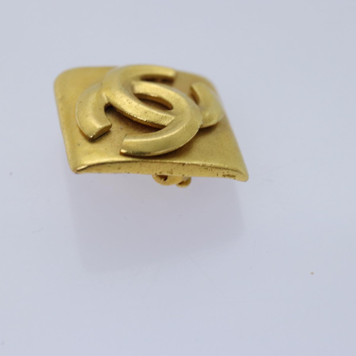 Top Quality Chanel Earring Gold Tone CC Auth 74758