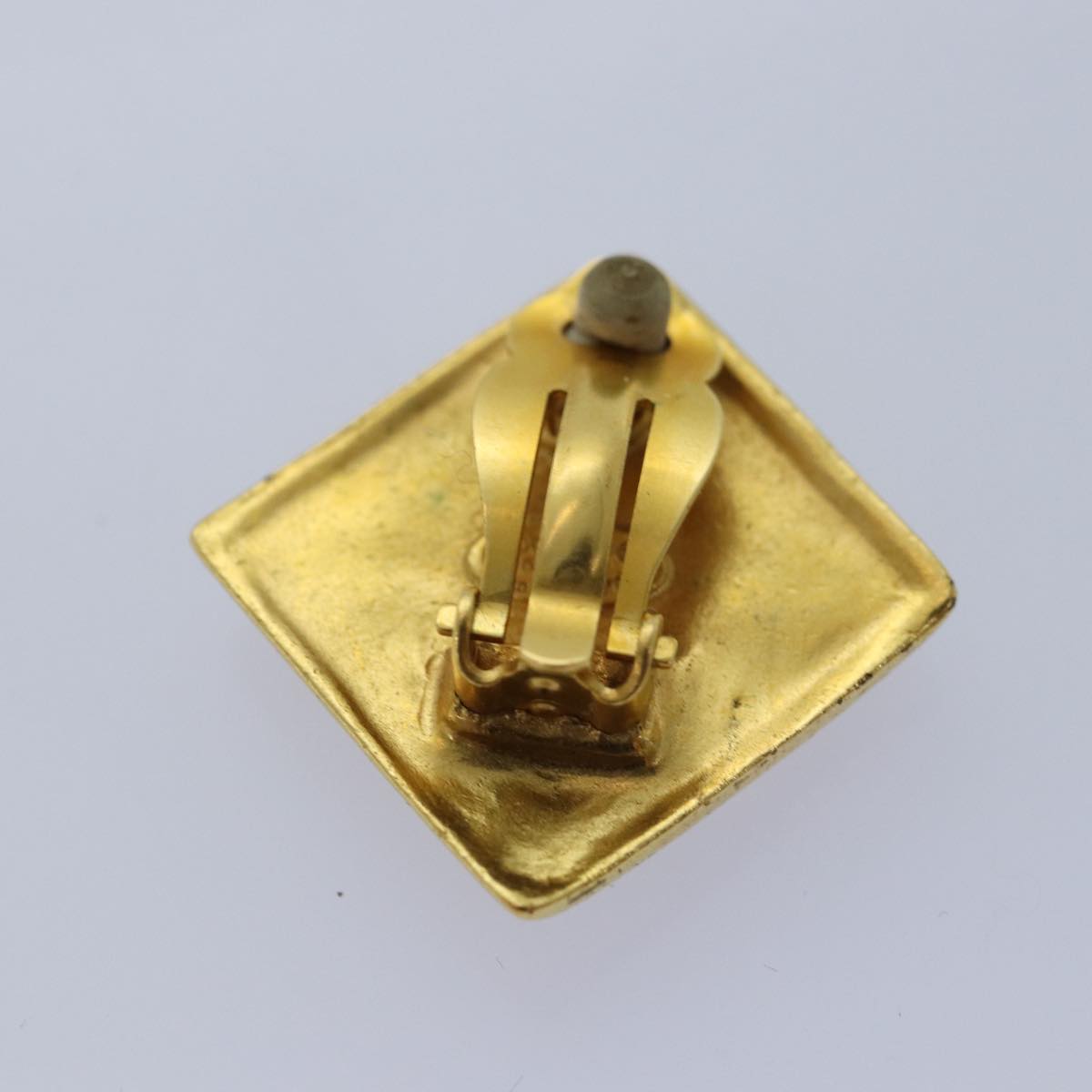 Top Quality Chanel Earring Gold Tone CC Auth 74758