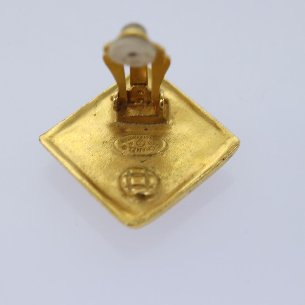 Top Quality Chanel Earring Gold Tone CC Auth 74758