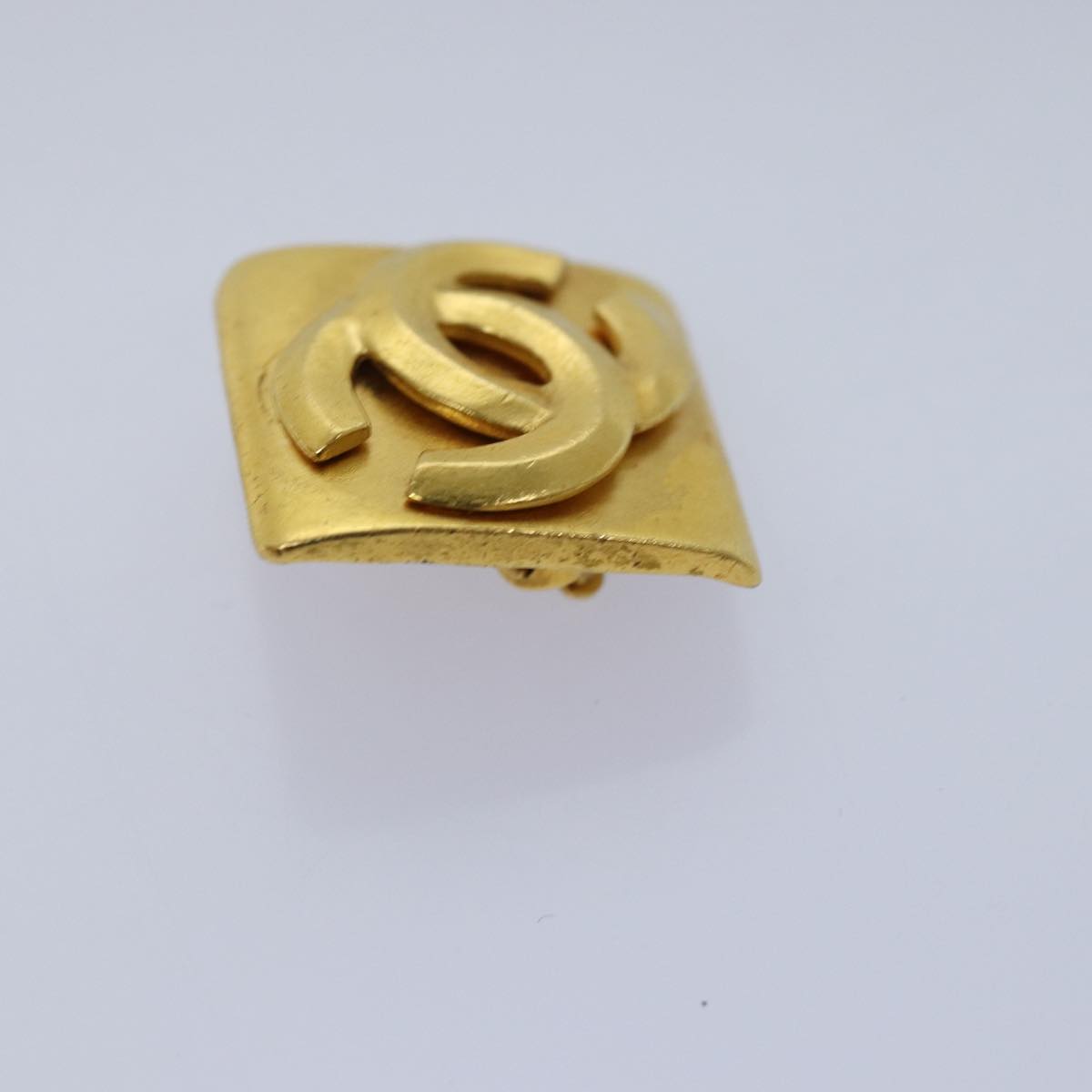 Top Quality Chanel Earring Gold Tone CC Auth 74758