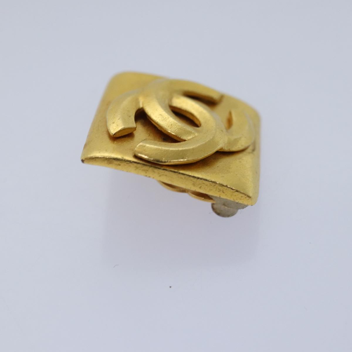 Top Quality Chanel Earring Gold Tone CC Auth 74758
