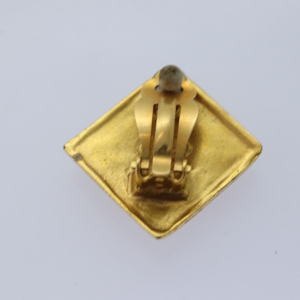 Top Quality Chanel Earring Gold Tone CC Auth 74758