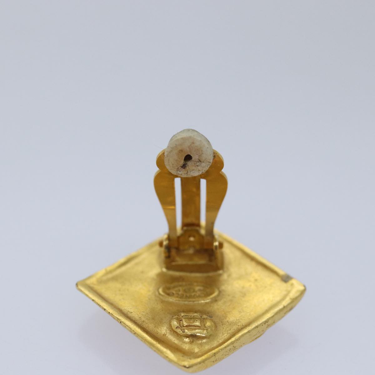 Top Quality Chanel Earring Gold Tone CC Auth 74758