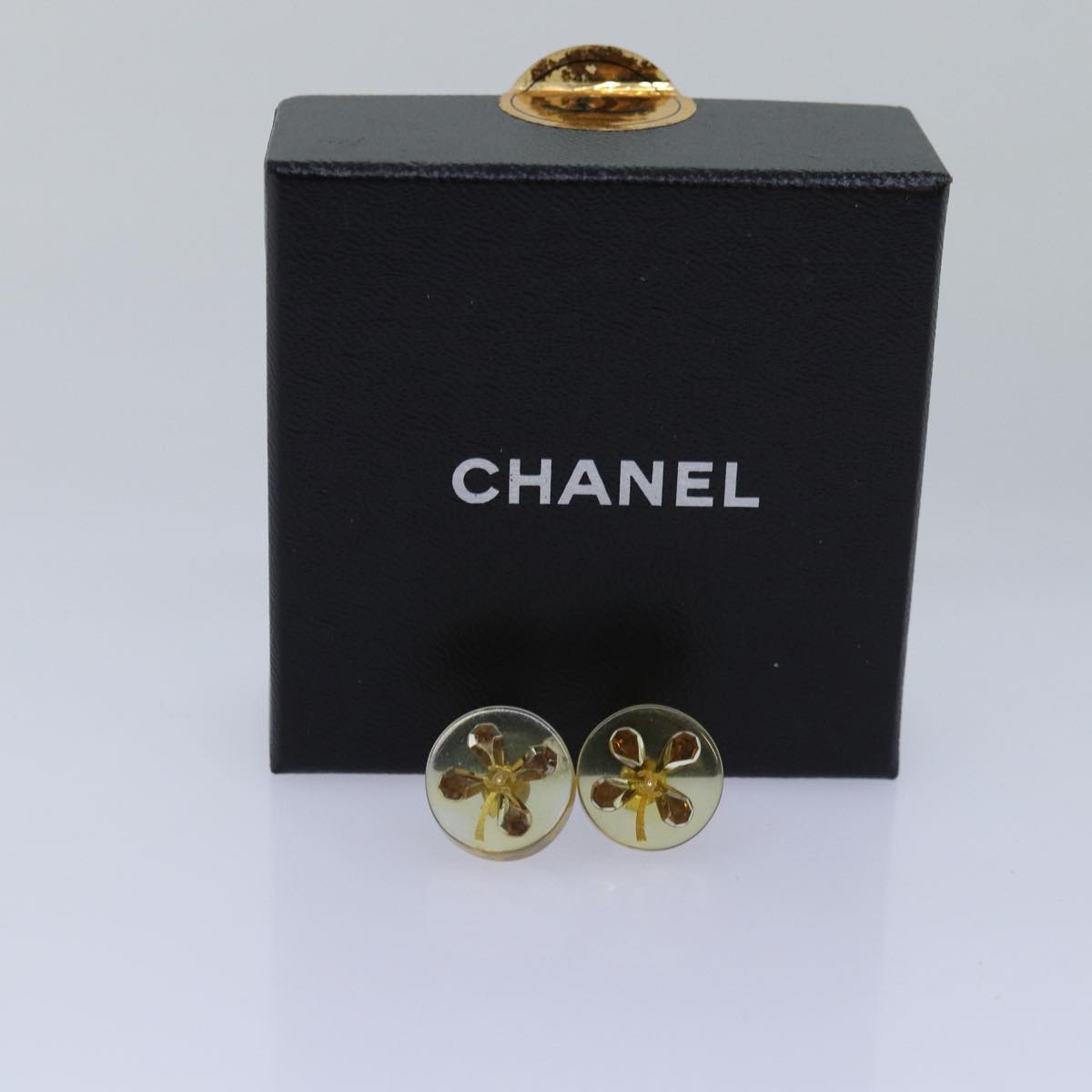 Top Quality Chanel Pierce Earring Gold CC Auth 74802