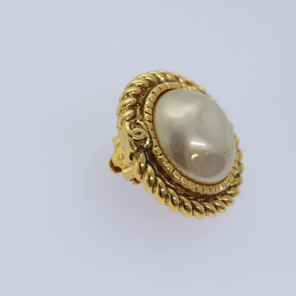 Top Quality Chanel Earring Gold CC Auth 75372