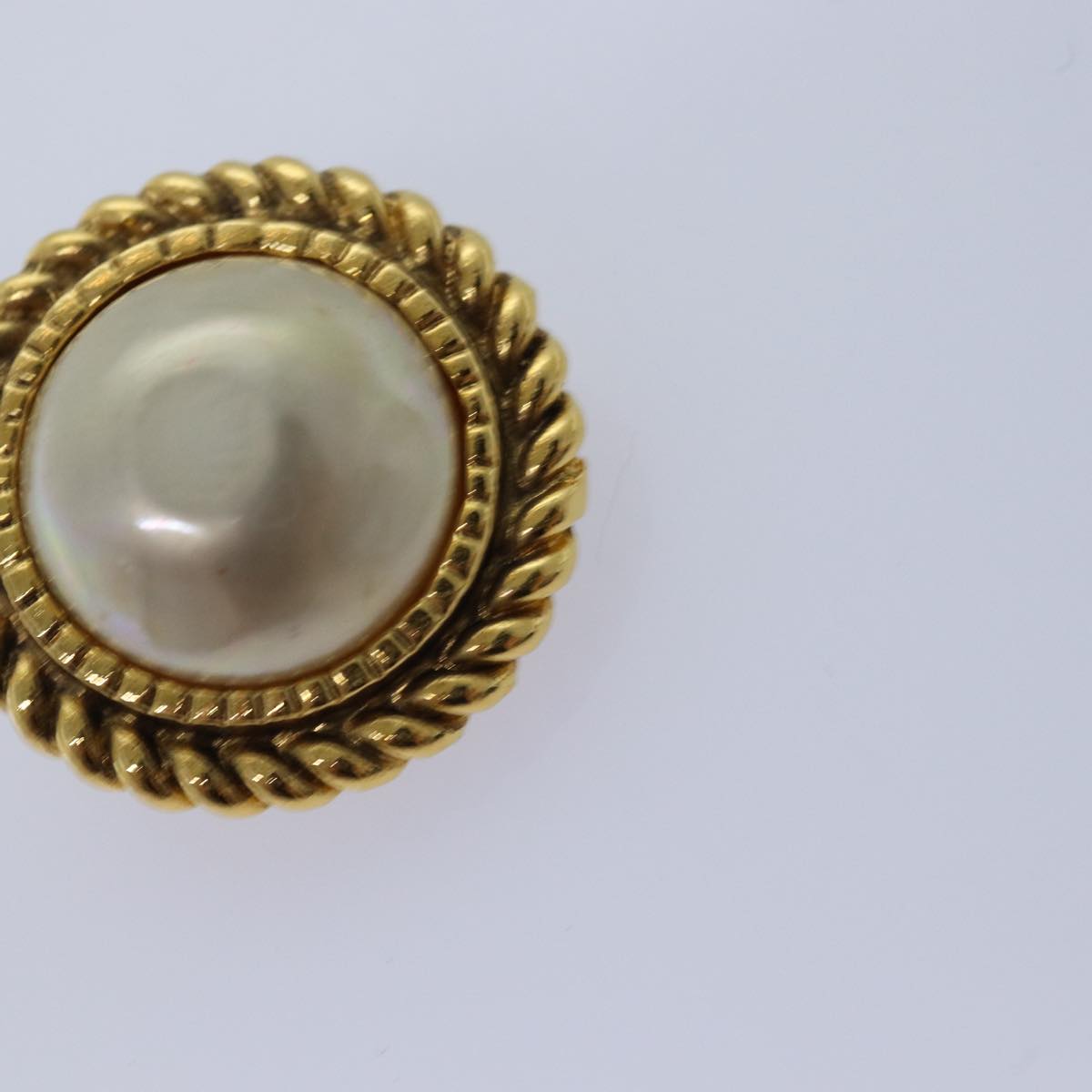 Top Quality Chanel Earring Gold CC Auth 75372
