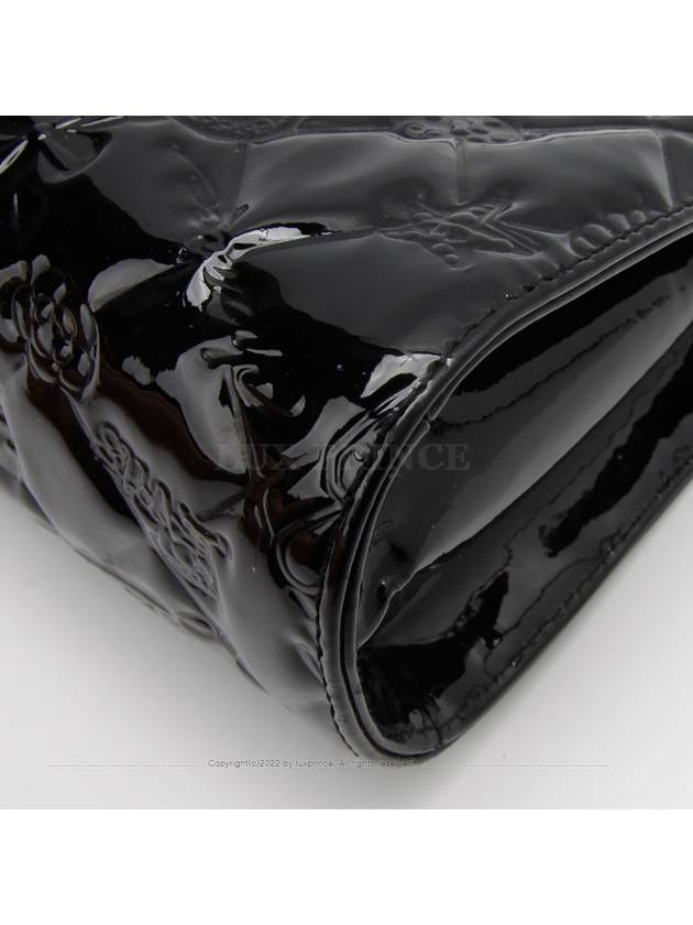 Patent shoulder bag 1021hv Chanel