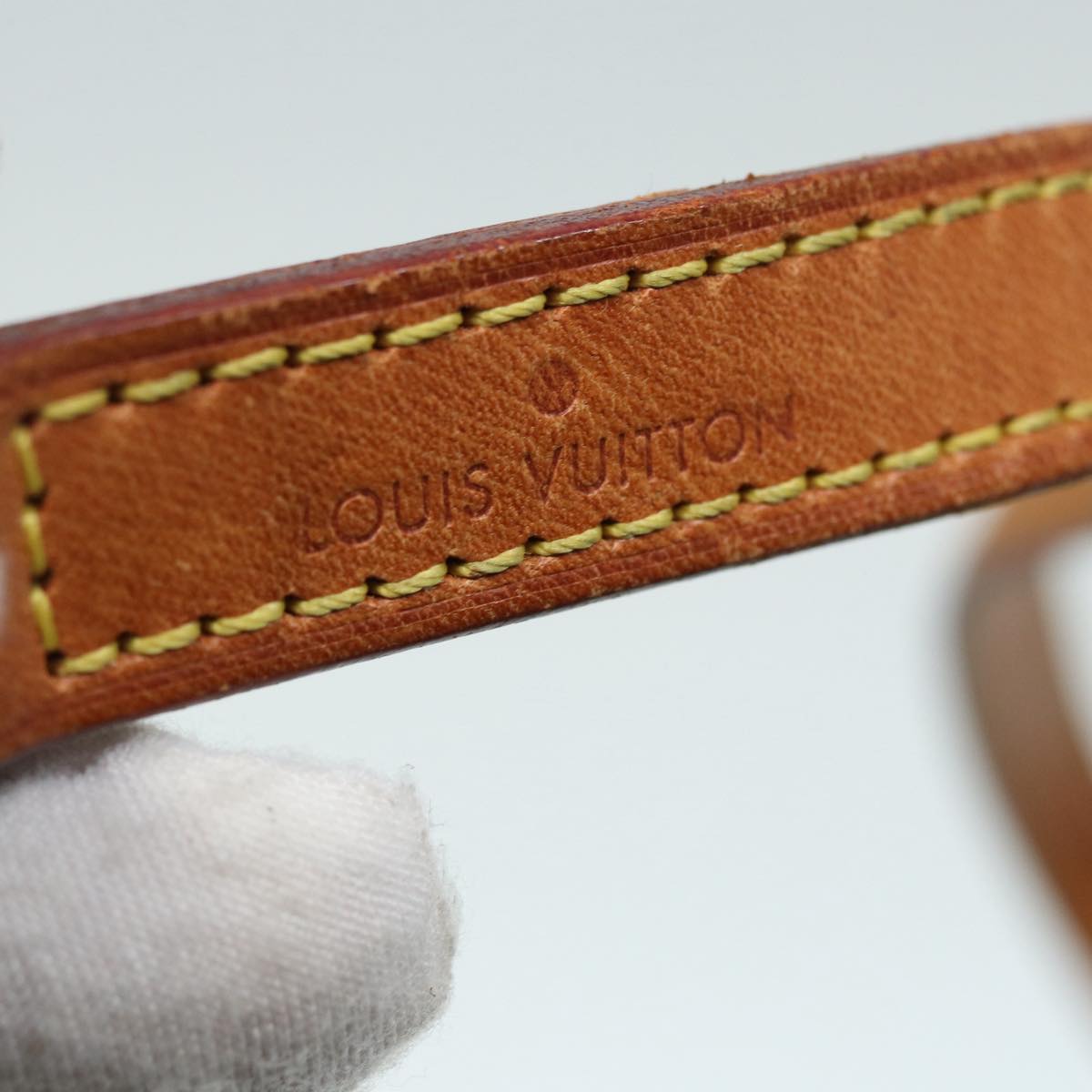 LOUIS VUITTON Shoulder Strap Leather 35.8" Beige LV Auth 78101