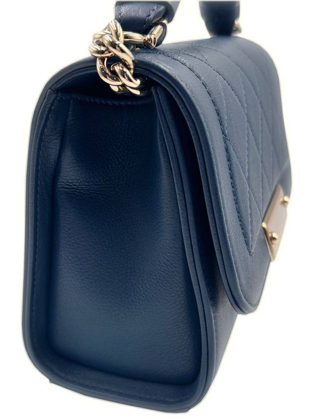 Label click chain shoulder bag season small Chanel