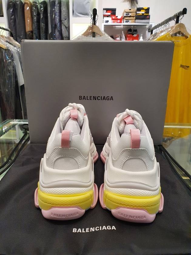 Luxury Balenciaga  Triple S Low-Top Sneakers White