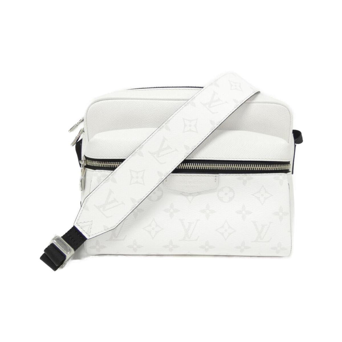 Louis Vuitton Taiga Lama  Messenger PM M30243 Shoulder Bag