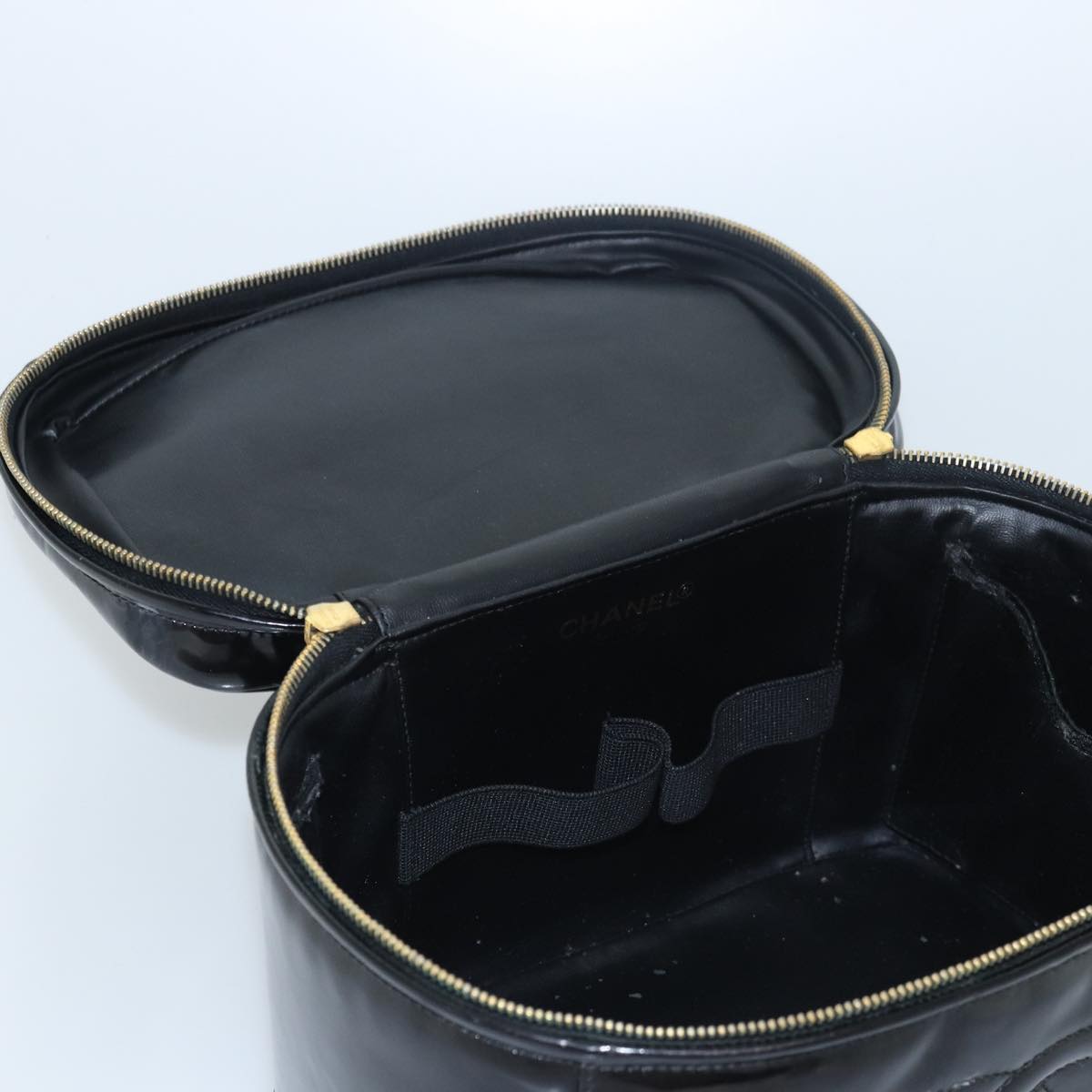 Top Quality Chanel COCO Mark Vanity Cosmetic Pouch Enamel Black CC Auth 79536
