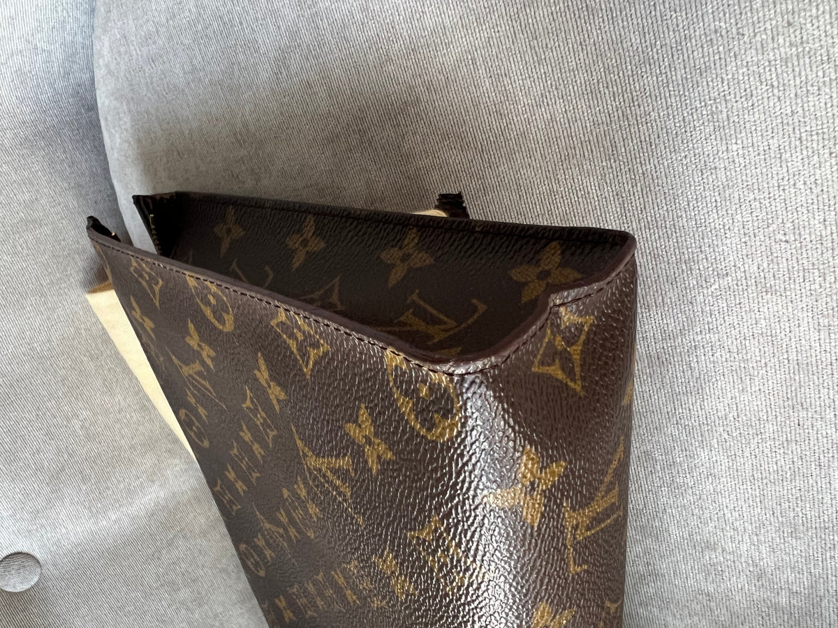 Louis Vuitton Toiletry Pouch 26 Monogram