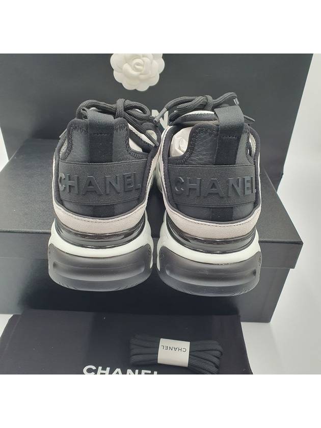 Fabric Suede Calfskin Low-Top Sneakers White Light Grey Chanel