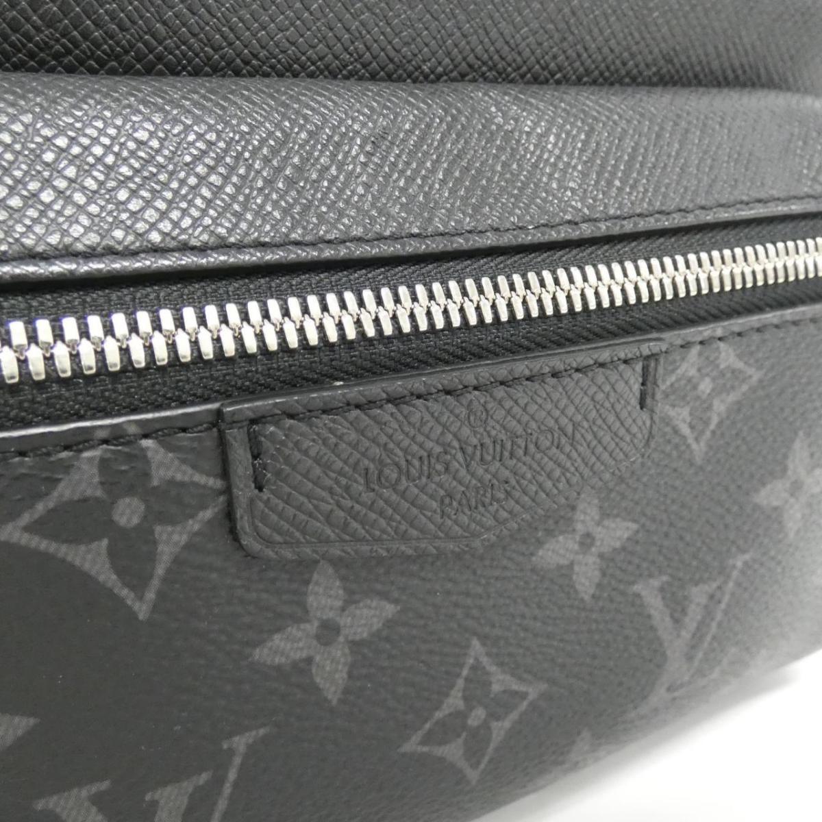 Louis Vuitton Taiga Lama Outdoor M30245 Shoulder Bag